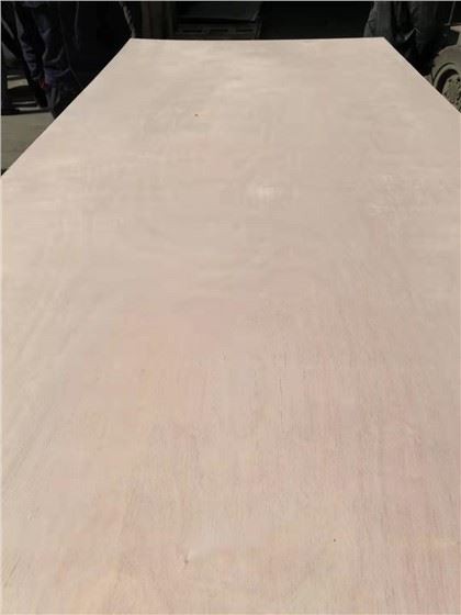 OKUME GEZICHT/ACHTERZIJDE COMMERCIEEL PLYWOOD POPLAR CORE