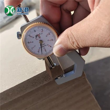 Ruwe MDF Gewoon MDF populier en grenen vezelplaat met gemiddelde dichtheid 1220 * 2440 mm